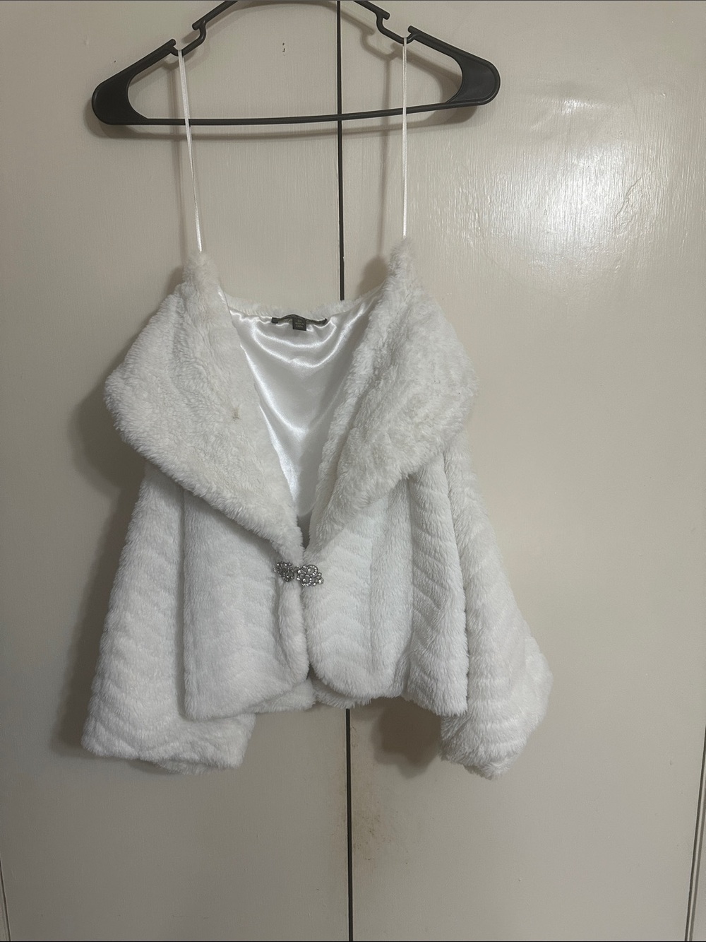 Womans White Faux Fur Cropped jacket with Rhinestone Clasp